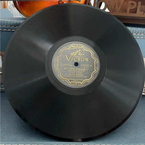 Rare !I'M LOOKIN' FOR A GIRL by comedian Walter O'Keefe. phonograph record